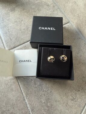 Like New Chanel Gold Studs